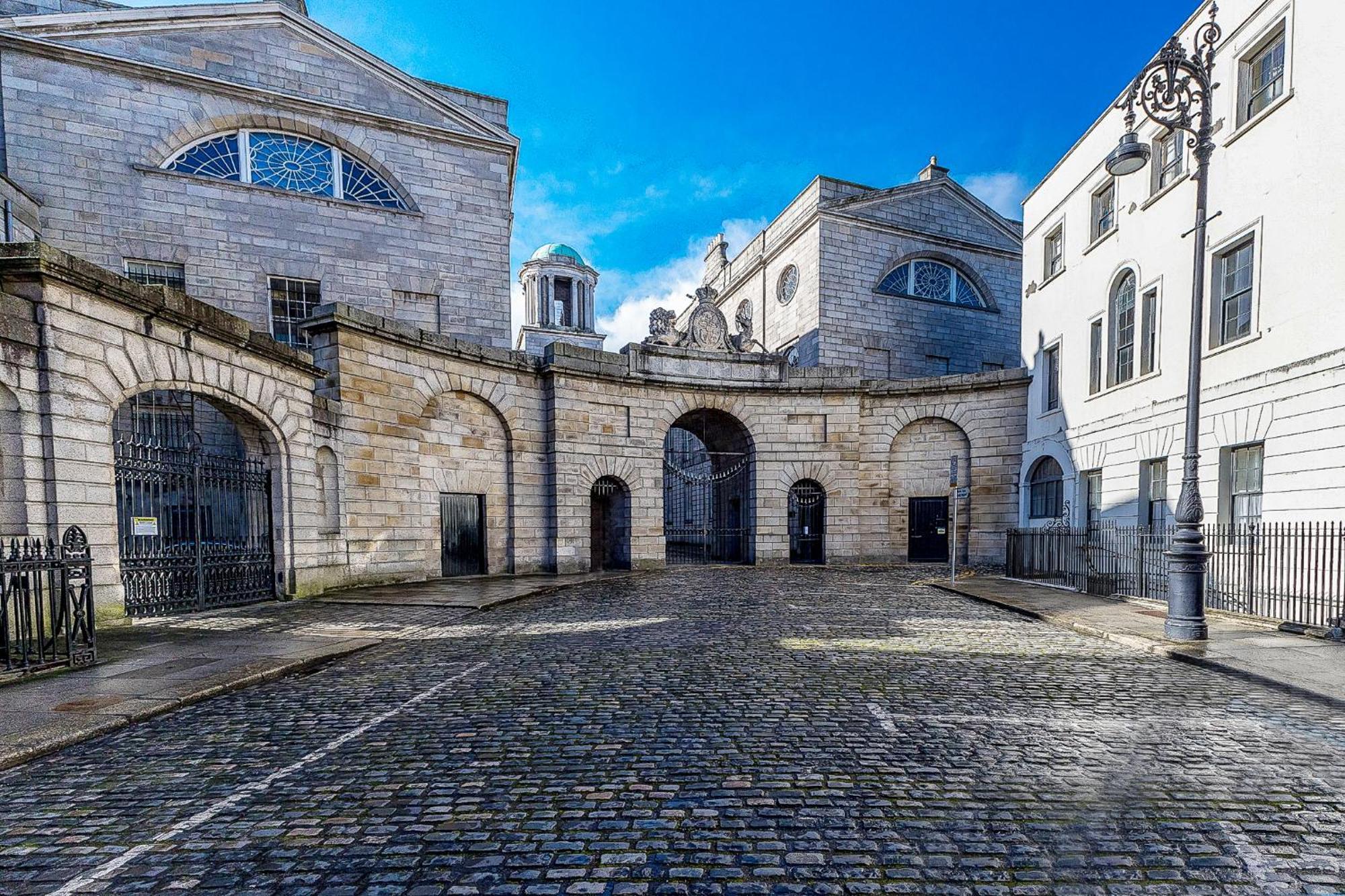 Munster Apartment , 7 Henrietta Street, Dublin City Centre Exterior foto